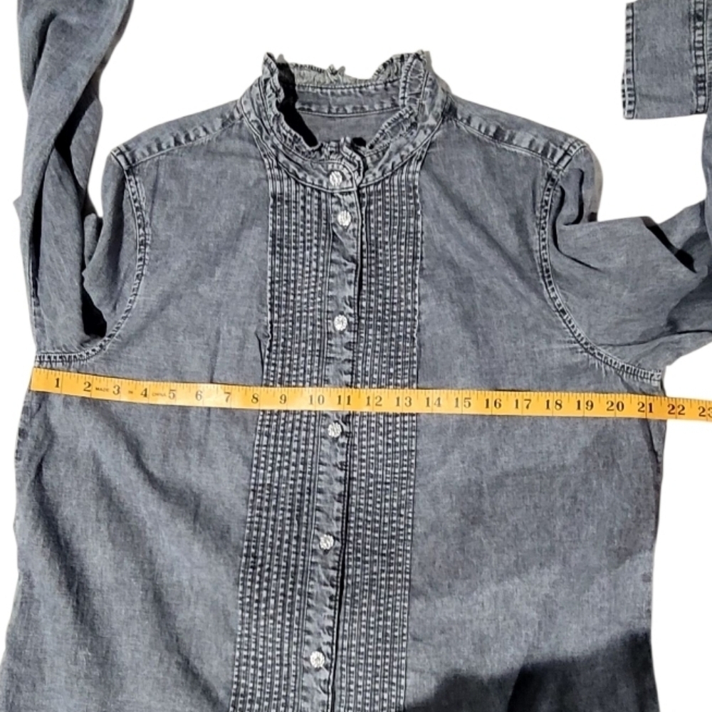 GAP Jeweled Pintuck Denim Button Up Grey Wash Shirt Size Large - Picture 10 of 11